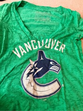 NHL Vintage Green V-Neck Team T-Shirt
